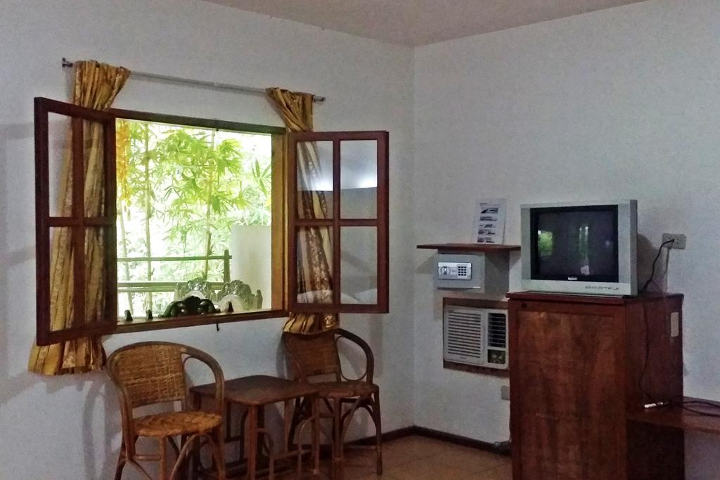 Bamboo Bungalows Resthouse Balabag  Δωμάτιο φωτογραφία