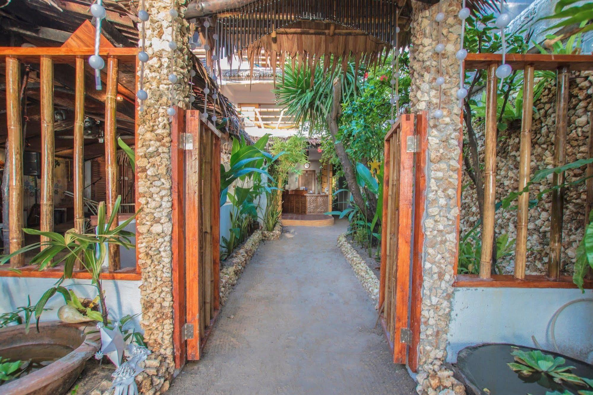 Bamboo Bungalows Resthouse Balabag  Εξωτερικό φωτογραφία