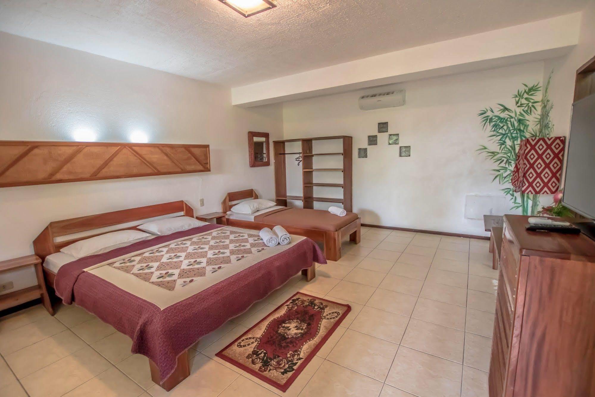 Bamboo Bungalows Resthouse Balabag  Εξωτερικό φωτογραφία