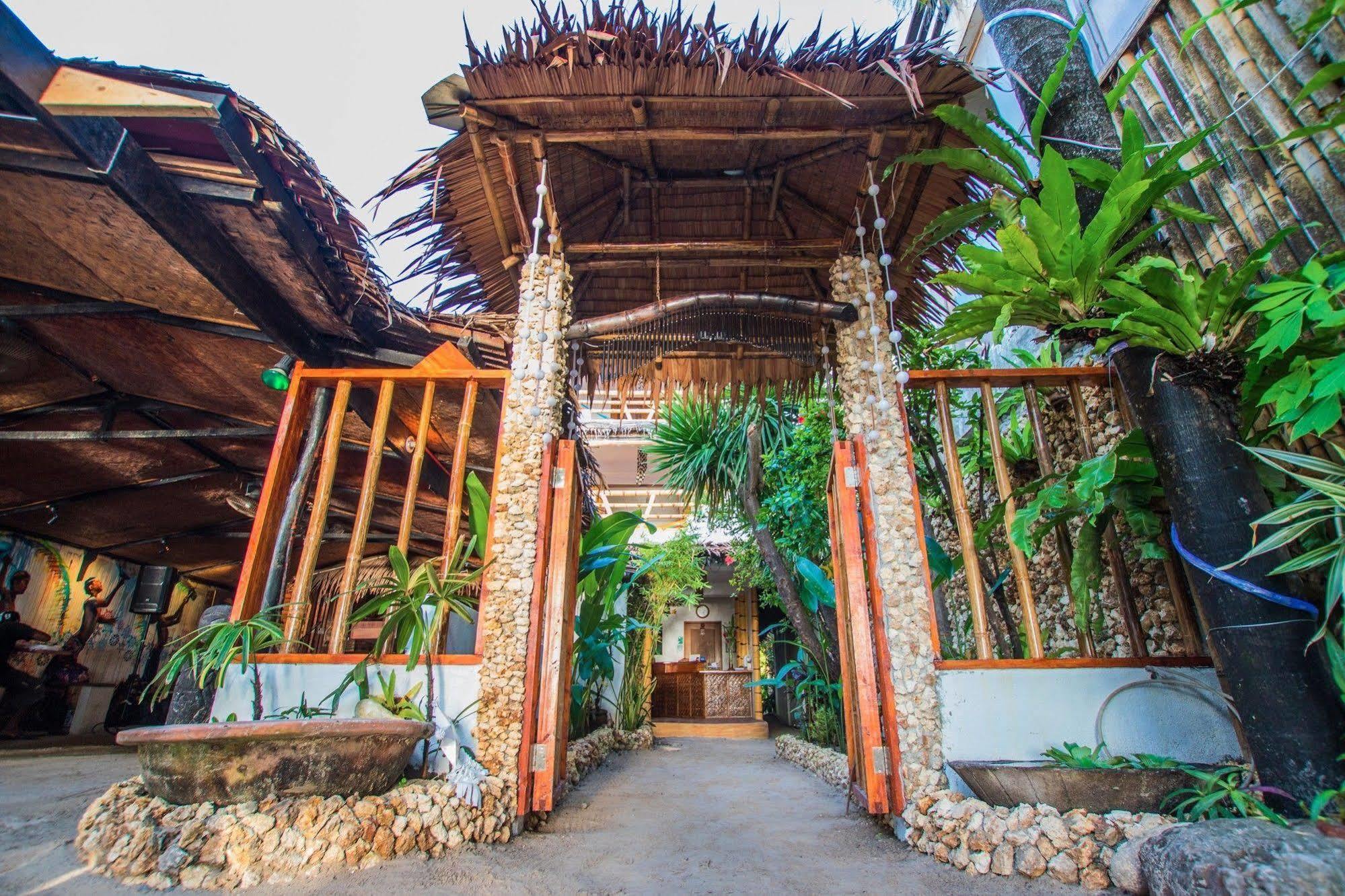 Bamboo Bungalows Resthouse Balabag  Εξωτερικό φωτογραφία