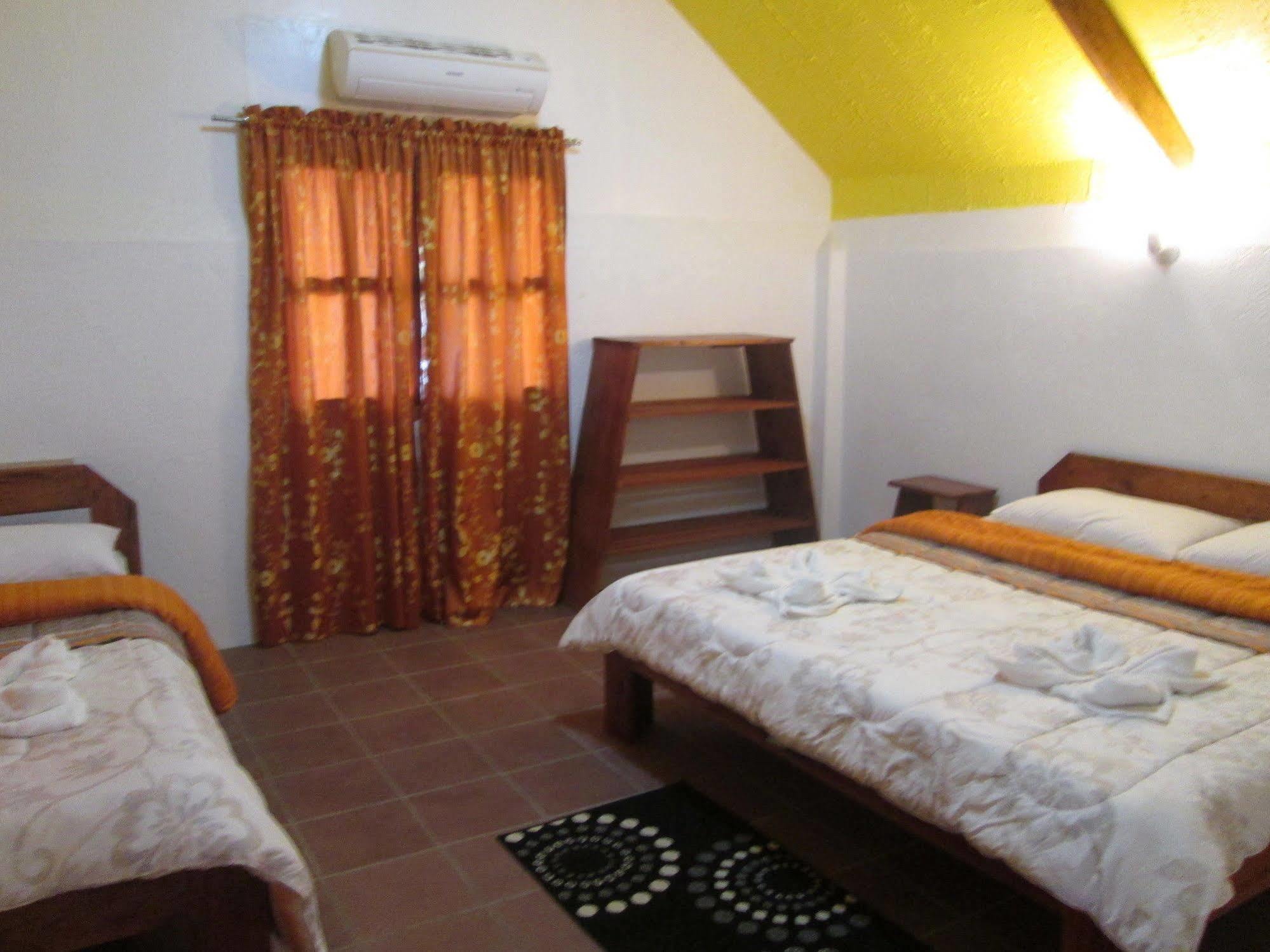 Bamboo Bungalows Resthouse Balabag  Εξωτερικό φωτογραφία